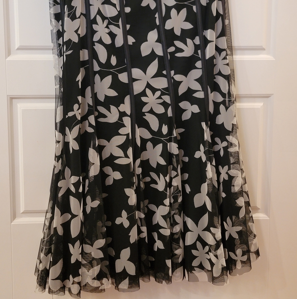 Vintage Joseph Ribkoff Trends 2-Piece Mesh Floral Evening Gown Set - Size 6 - Picture 12 of 14